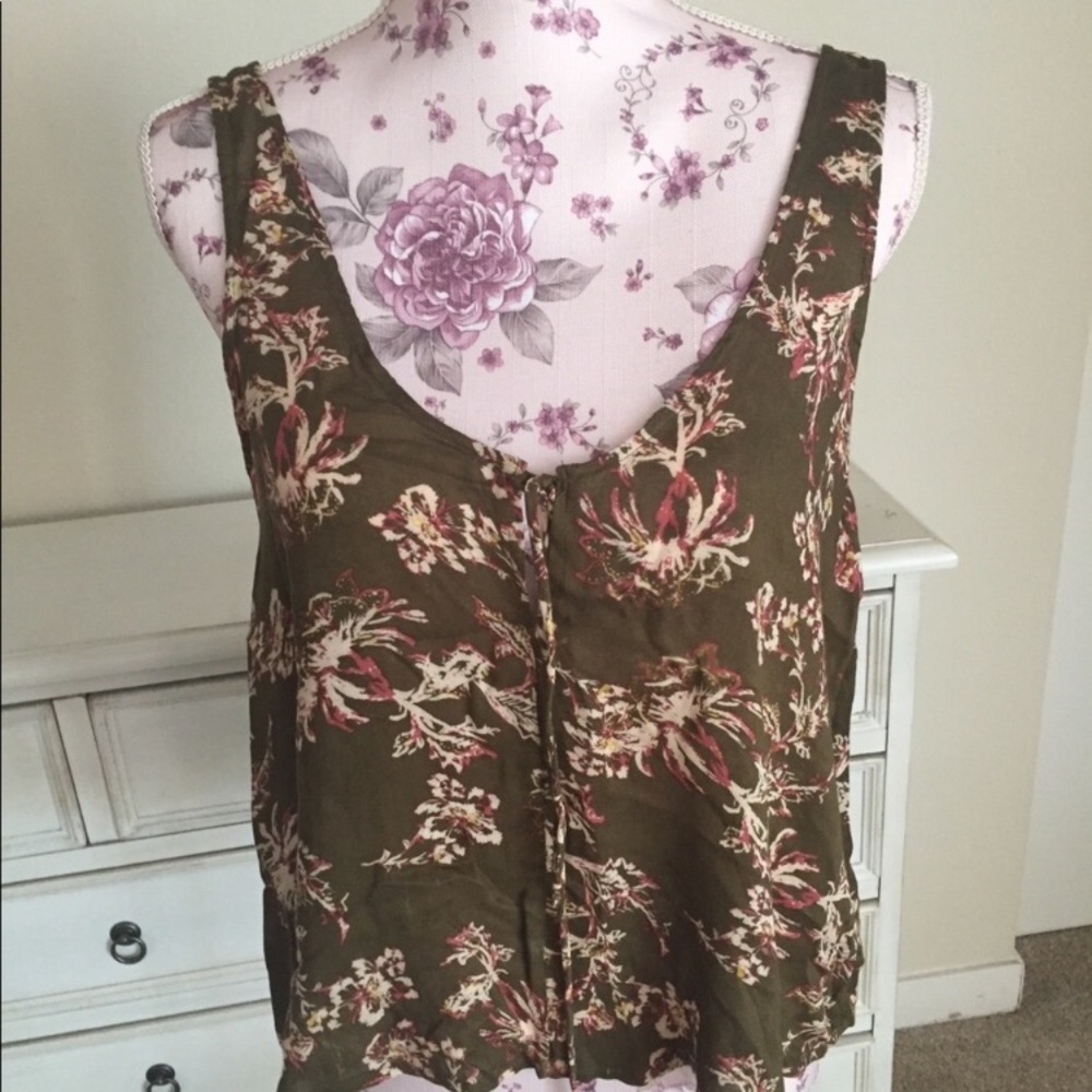 Free People Bundle! 1 Jean+ 2 shirts! - Picture 4 of 7